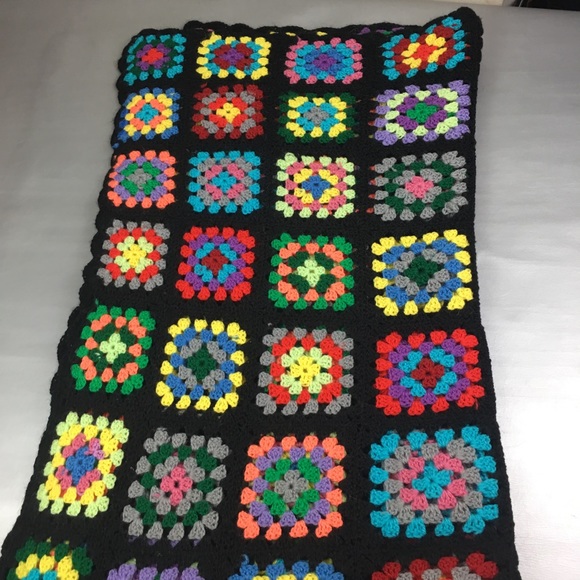 Vintage handmade granny square Afghan blanket - Picture 5 of 9
